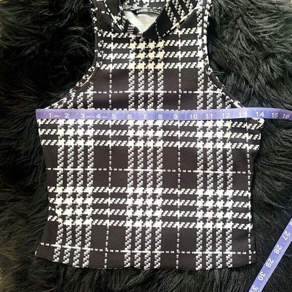 SHEIN Black & White Plaid Mock Neck Crop Tank Top Size Small - Picture 4 of 7